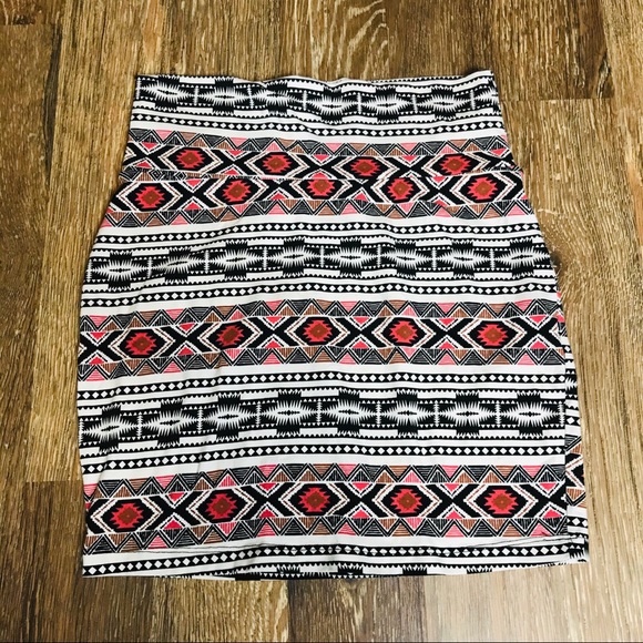 patterned bodycon skirt